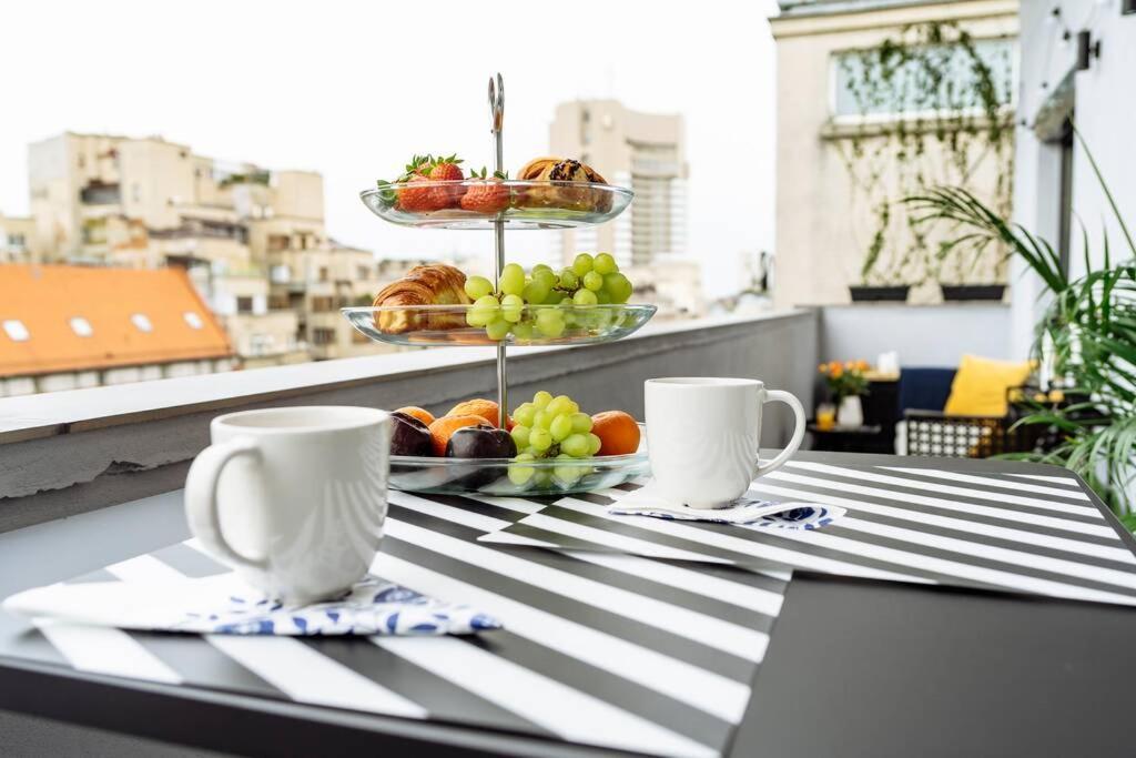 Amazing City View - Terrace+Netflix - City Center Бухарест Экстерьер фото